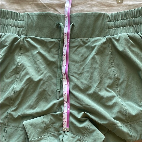 Green All In‎ Motion Shorts 4” size large - Picture 10 of 10